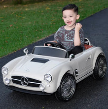 Load image into Gallery viewer, ვინტაჟური სტილის საბავშვო ელექტრო მანქანა დისტანციური მართვით