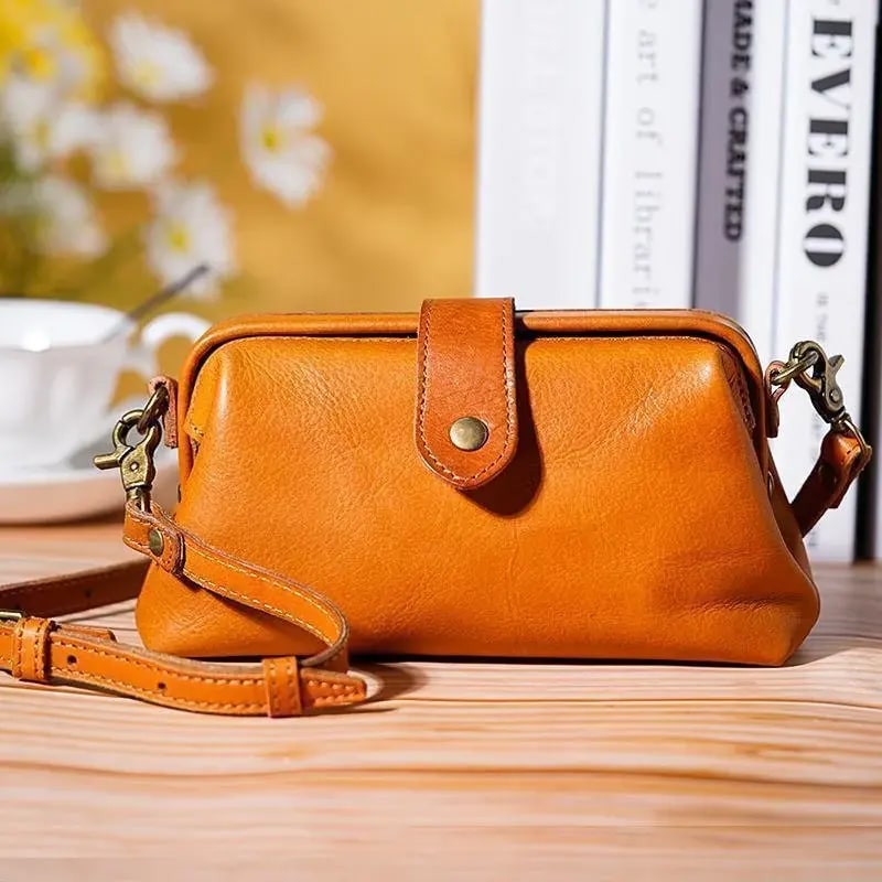 ტყავის ხელნაკეთი ხელჩანთა OEM 7403