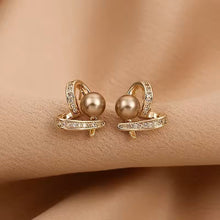 Load image into Gallery viewer, ტრენდული გულის ფორმის საყურეები 18K GOLD JJ02
